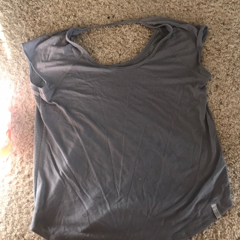 UA workout top
